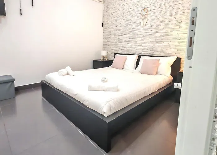 Piramide Charming Flat E Terrace Apartament *