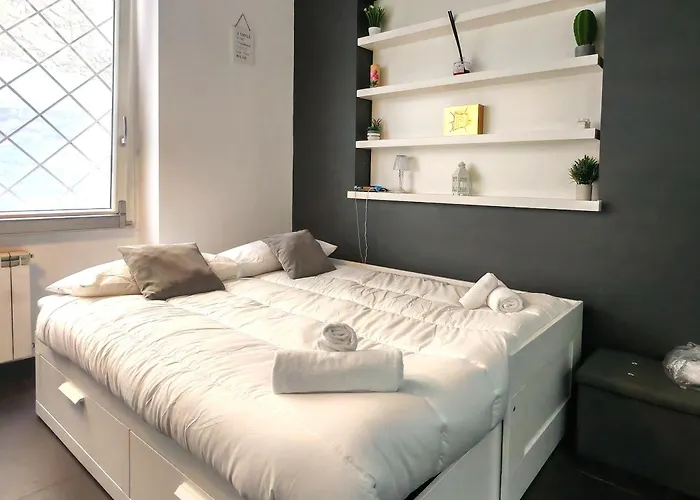Piramide Charming Flat E Terrace Apartament *